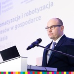 Artur Kosicki, Marszałek Województwa Podlaskiego, przemawia podczas konferencji.